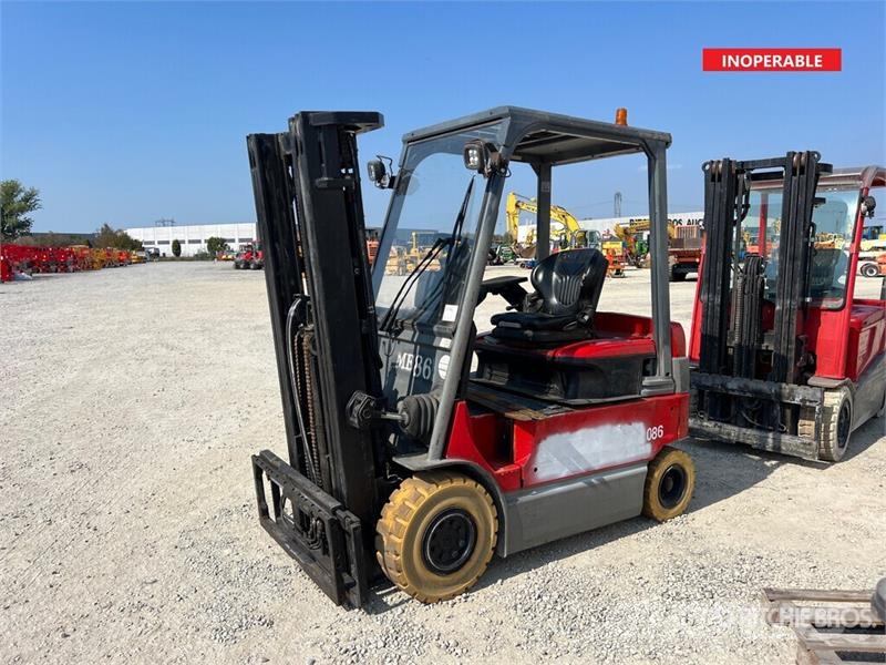 Toyota 7FBMF25 2500 kg Electric Forklift (Inoperable) شاحنات ذات رافعات شوكية تعمل بالكهرباء