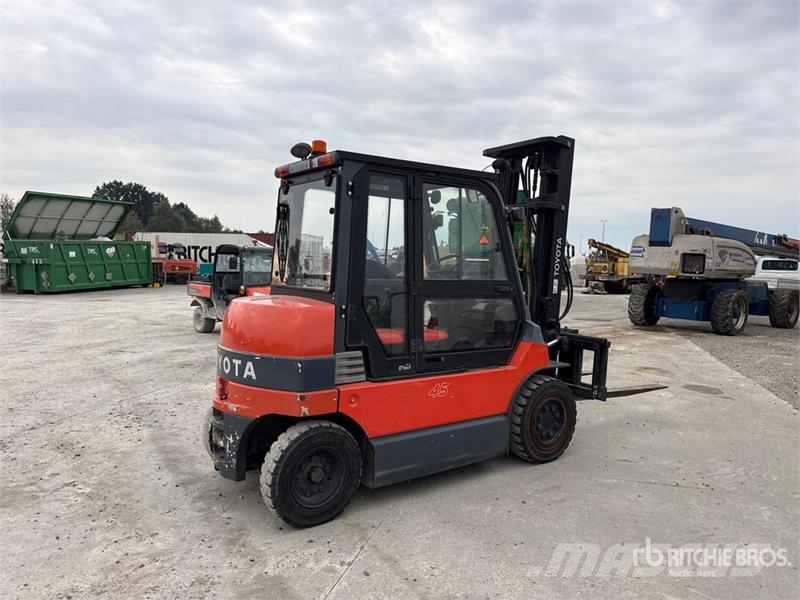 Toyota 7FBMF45 4500 kg Electric Forklift (Inoperable) Carrelli elevatori elettrici