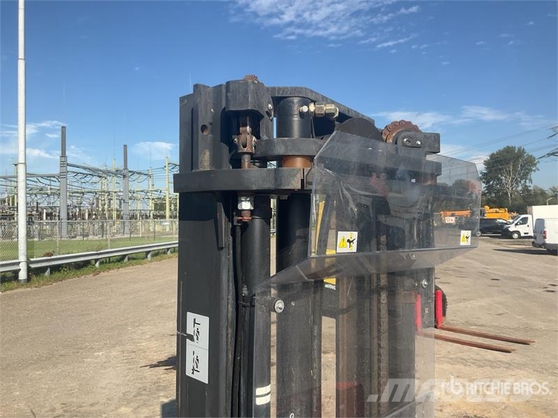 Toyota 7SLL16 1600 kg Electric Stacker Самоходни товарачи