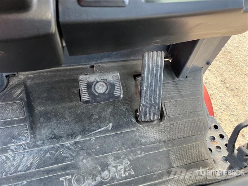Toyota 8-FBMT-20 2000 kg Electric Forklift Carrelli elevatori elettrici