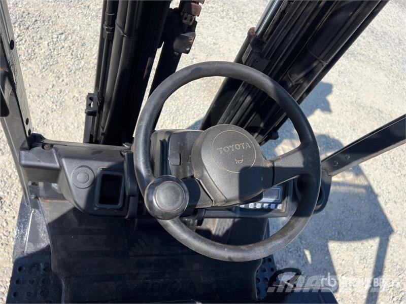 Toyota 8FBEK18T 1800 kg Electric Forklift Електрически вилични кари-повдигачи
