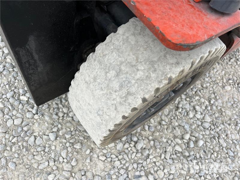 Toyota 8FBET15 1500 kg Electric Forklift Električni viličarji
