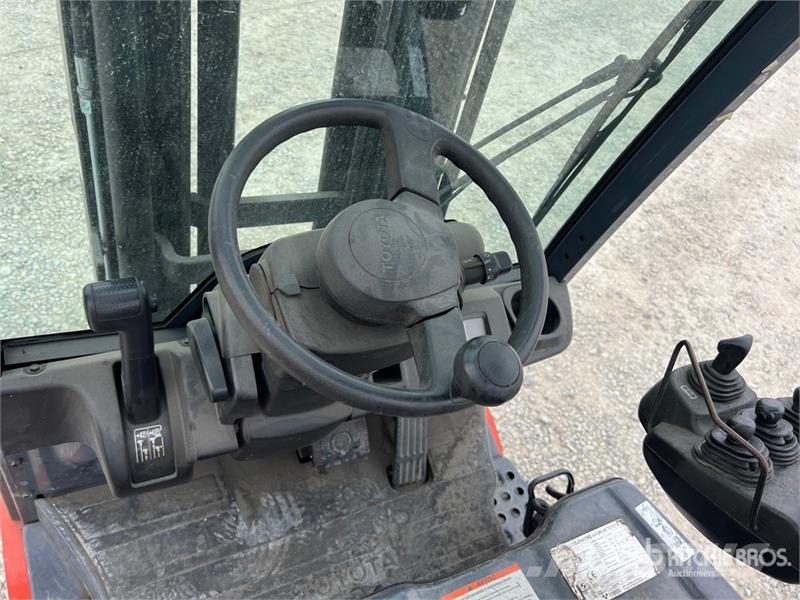Toyota 8FBET15 1500 kg Electric Forklift Električni viličarji