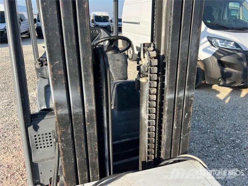 Toyota 8FBET16 1600 kg Electric Forklift Elektritõstukid