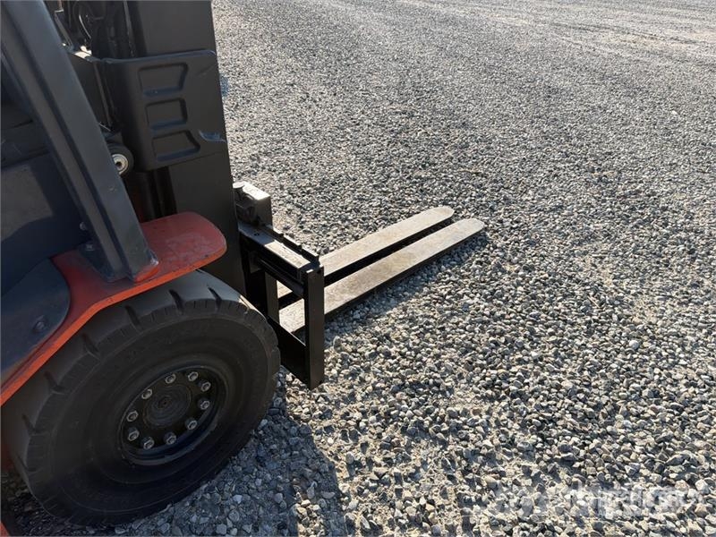 Toyota 8FBMT25 2500 kg Electric Forklift Elektrikli forkliftler