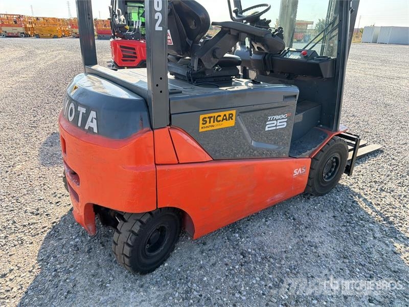 Toyota 8FBMT25 2500 kg Electric Forklift Elektrikli forkliftler