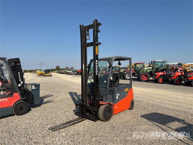 Toyota 8FBMT25 2500 kg Electric Forklift Elektrikli forkliftler