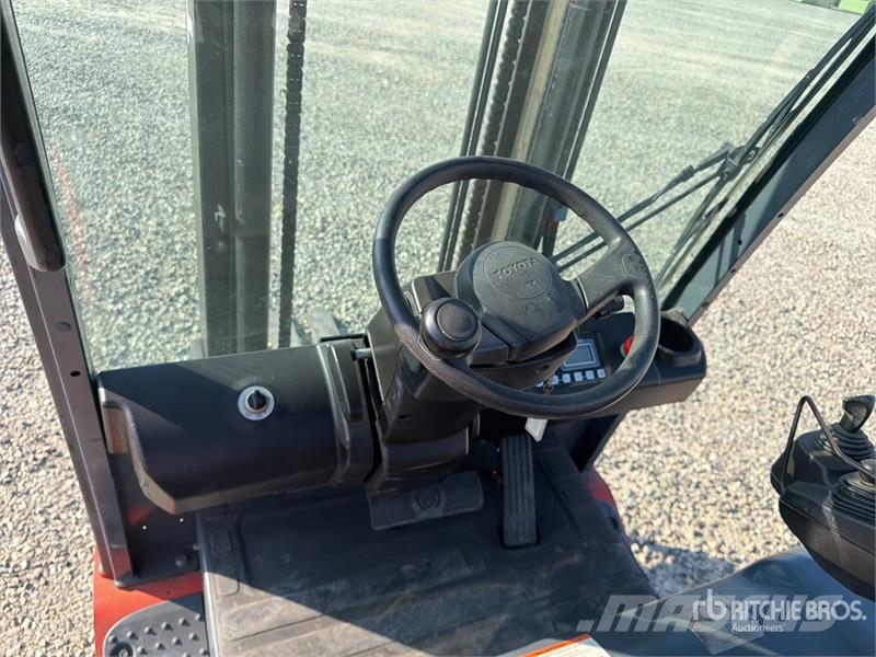 Toyota 8FBMT25 2500 kg Electric Forklift Elektrikli forkliftler
