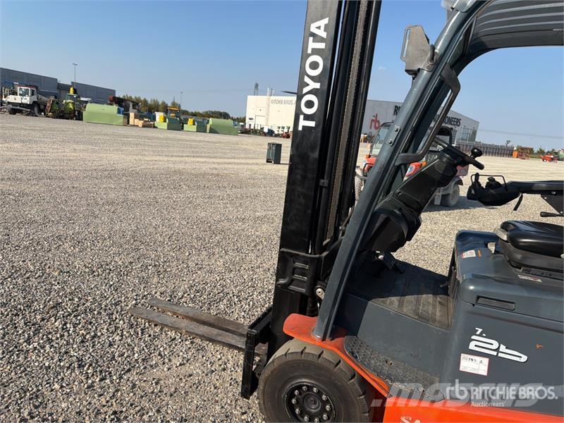 Toyota 8FBMT25 2500 kg Electric Forklift Elektrikli forkliftler