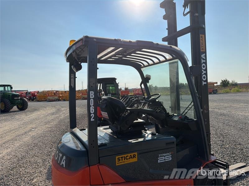 Toyota 8FBMT25 2500 kg Electric Forklift Elektrikli forkliftler