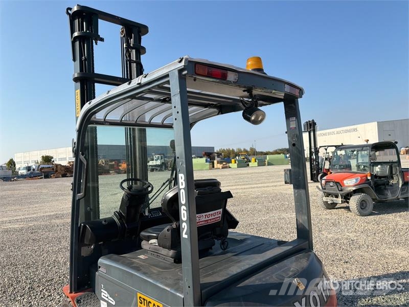 Toyota 8FBMT25 2500 kg Electric Forklift Elektrikli forkliftler