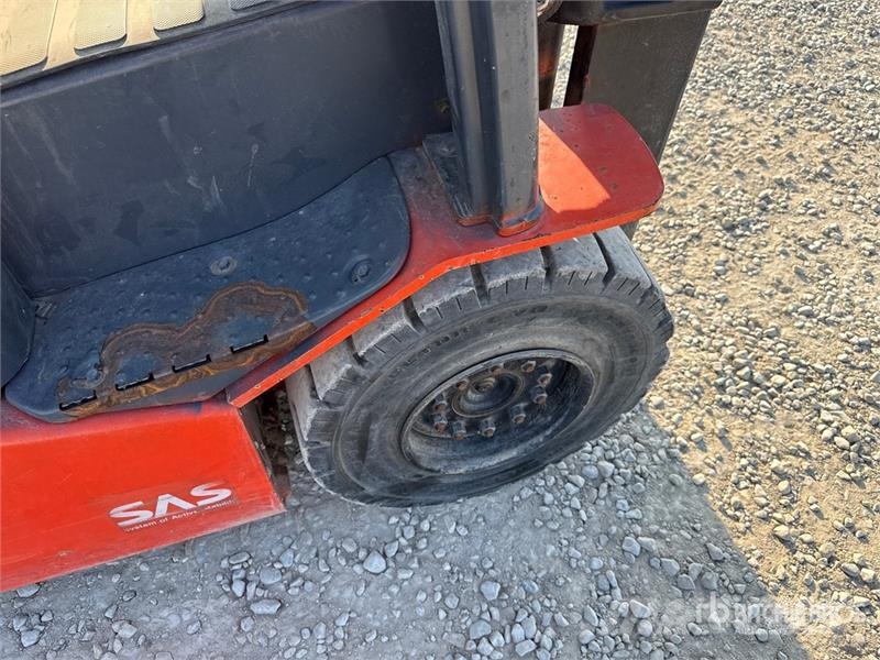 Toyota 8FBMT30 3000 kg Electric Forklift Електрически вилични кари-повдигачи