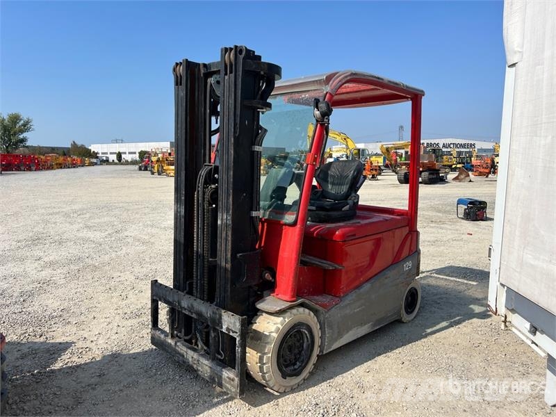 Toyota 8FBMT30 3000 kg Electric Forklift (Inoperable) شاحنات ذات رافعات شوكية تعمل بالكهرباء