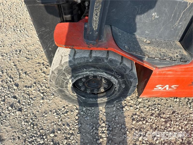 Toyota 8FBMT30 3000 kg Electric Forklift Електрически вилични кари-повдигачи