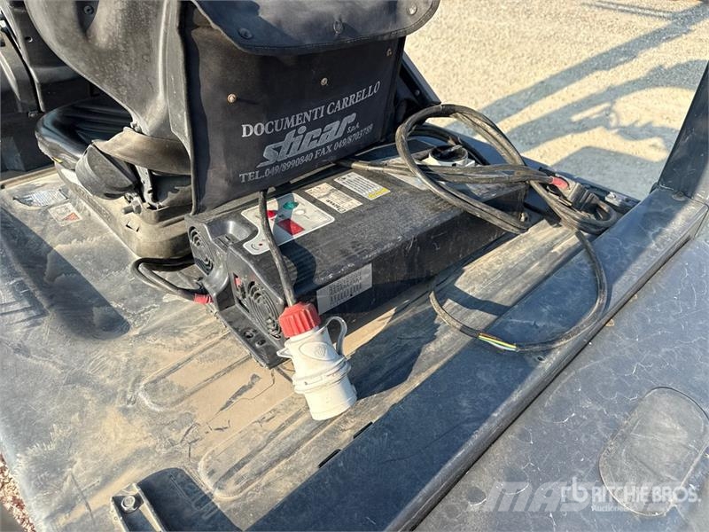 Toyota 8FBMT30 3000 kg Electric Forklift Електрически вилични кари-повдигачи