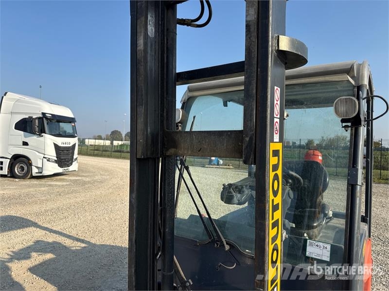 Toyota 8FBMT30 3000 kg Electric Forklift Електрически вилични кари-повдигачи