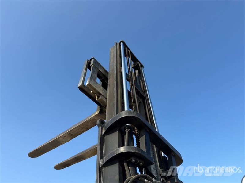 Toyota 8FBMT30 3000 kg Electric Forklift Електрически вилични кари-повдигачи