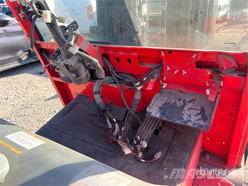 Toyota 8FBMT30 3000 kg Electric Forklift (Inoperable) Carrelli elevatori elettrici