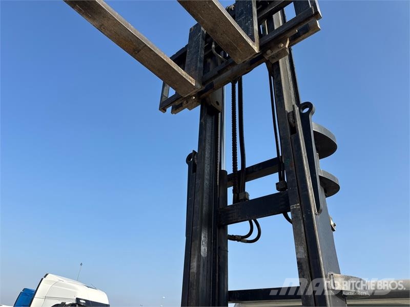 Toyota 8FBMT30 3000 kg Electric Forklift Електрически вилични кари-повдигачи