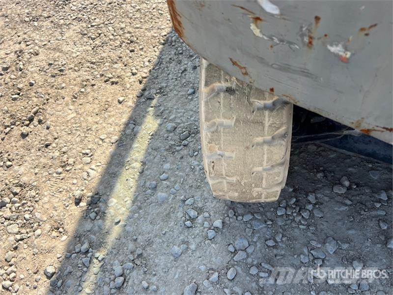Toyota 8FBMT30 3000 kg Electric Forklift (Inoperable) شاحنات ذات رافعات شوكية تعمل بالكهرباء