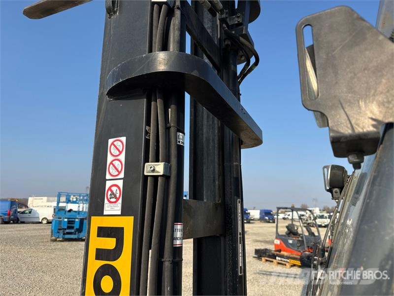 Toyota 8FBMT30 3000 kg Electric Forklift Електрически вилични кари-повдигачи