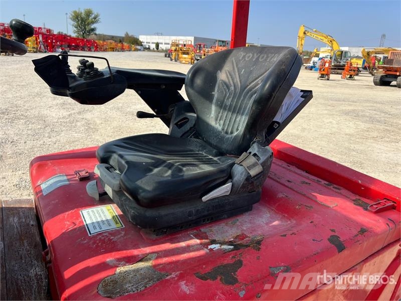 Toyota 8FBMT30 3000 kg Electric Forklift (Inoperable) شاحنات ذات رافعات شوكية تعمل بالكهرباء