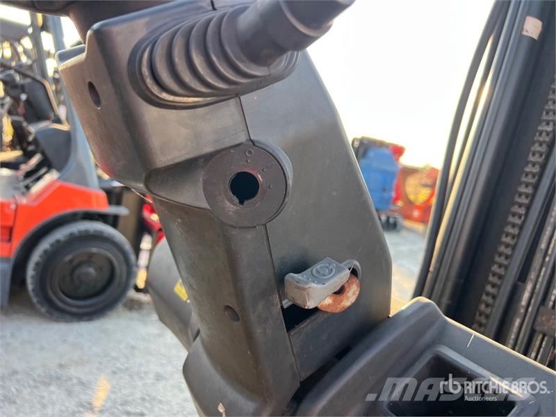 Toyota 8FBMT35 3500 kg Electric Forklift (Inoperable) Elektrostapler