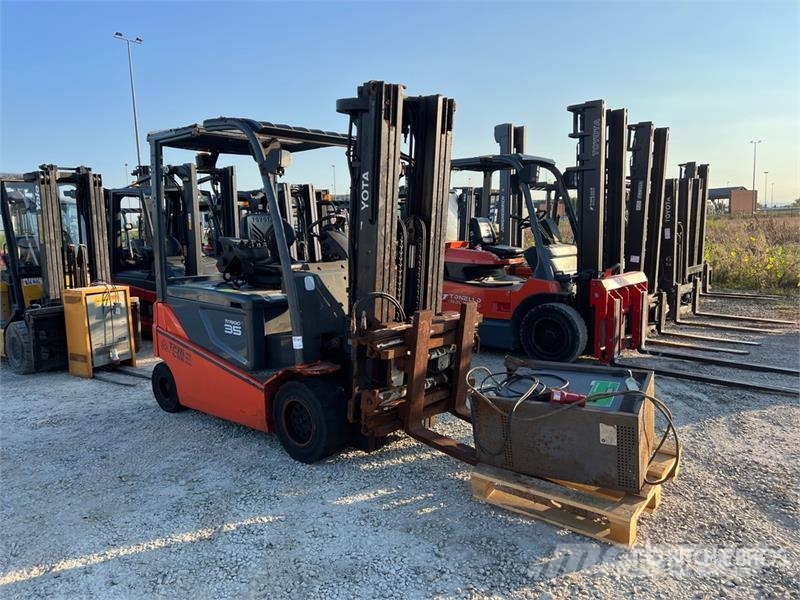 Toyota 8FBMT35 3500 kg Electric Forklift (Inoperable) Elektrostapler