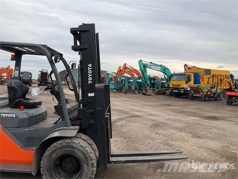 Toyota 8FD600 6000 kg Forklift شاحنات ذات رافعات شوكية - أخرى