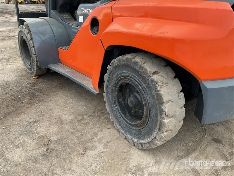 Toyota 8FD600 6000 kg Forklift شاحنات ذات رافعات شوكية - أخرى