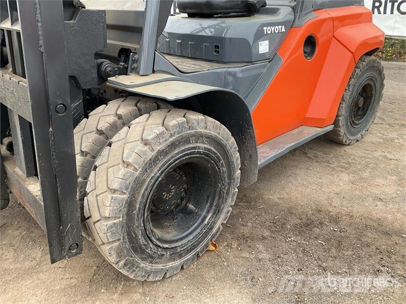 Toyota 8FD600 6000 kg Forklift شاحنات ذات رافعات شوكية - أخرى