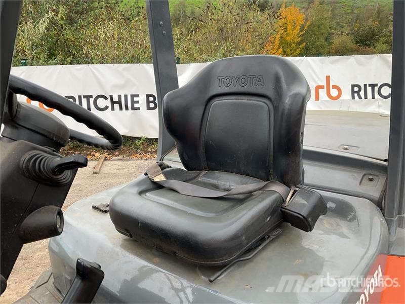 Toyota 8FD600 6000 kg Forklift شاحنات ذات رافعات شوكية - أخرى
