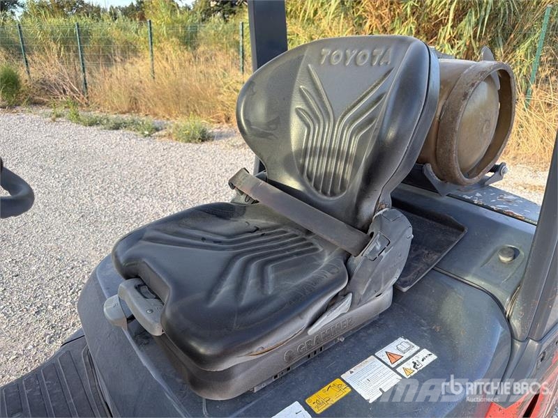 Toyota 8FGF15 1350 kg Chariot Elevateur Forklift (Inopera Montacargas - otros