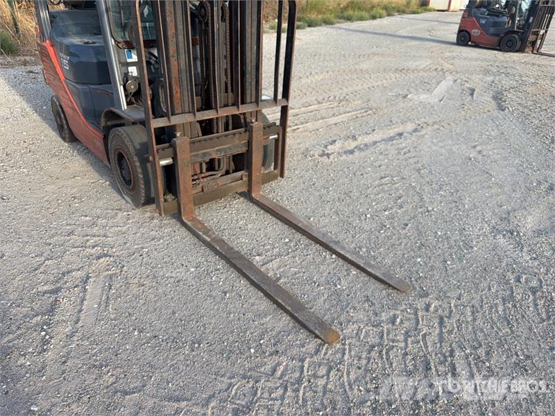 Toyota 8FGF15 1350 kg Chariot Elevateur Forklift (Inopera Montacargas - otros