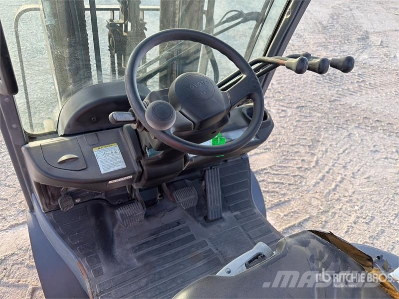 Toyota 8FGF15 1500 kg Chariot Elevateur Forklift (Inopera Montacargas - otros