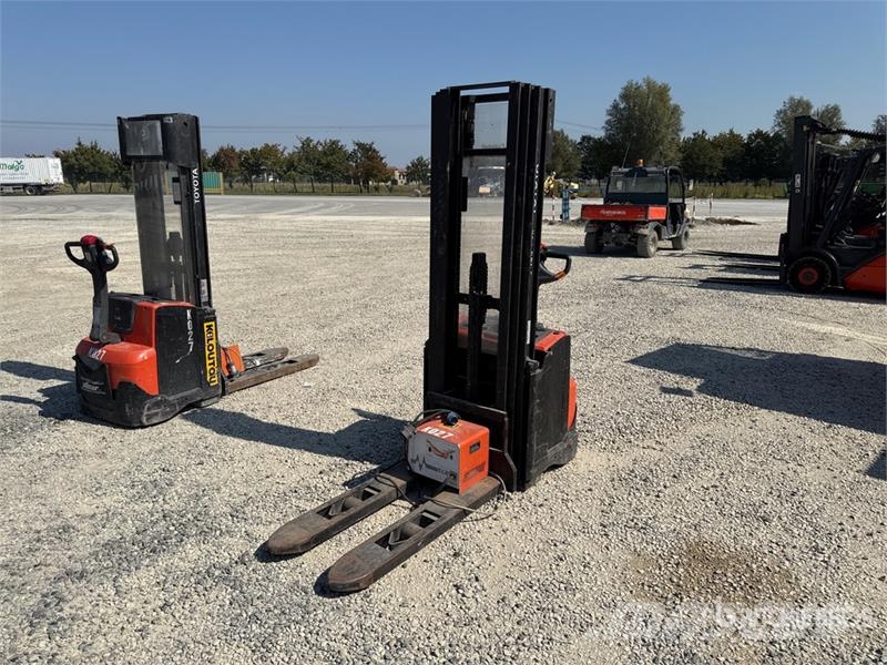 Toyota 8SM12 1200 kg Electric Stacker Zelfrijdende stapelaars