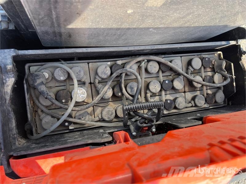 Toyota 8SM12 1200 kg Electric Stacker Apiladores eléctricos autopropulsados