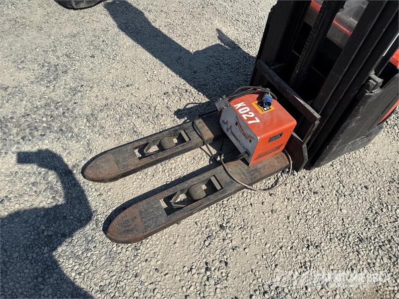 Toyota 8SM12 1200 kg Electric Stacker Zelfrijdende stapelaars