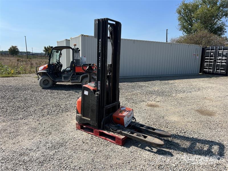 Toyota 8SM12 1200 kg Electric Stacker Apiladores eléctricos autopropulsados