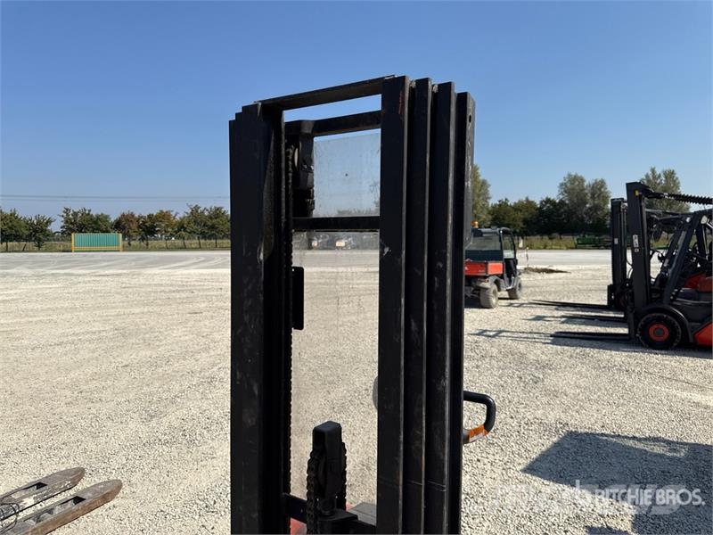 Toyota 8SM12 1200 kg Electric Stacker Zelfrijdende stapelaars