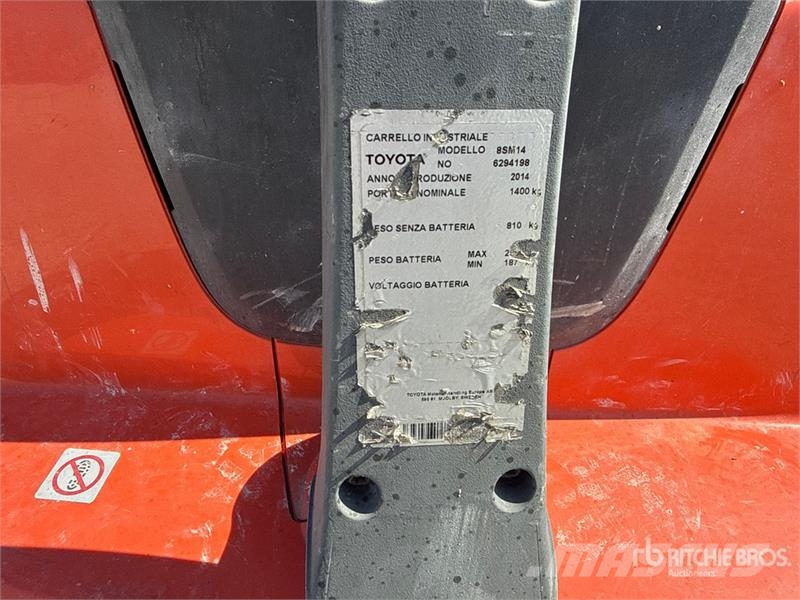 Toyota 8SM14 1400 kg Electric Stacker Zelfrijdende stapelaars