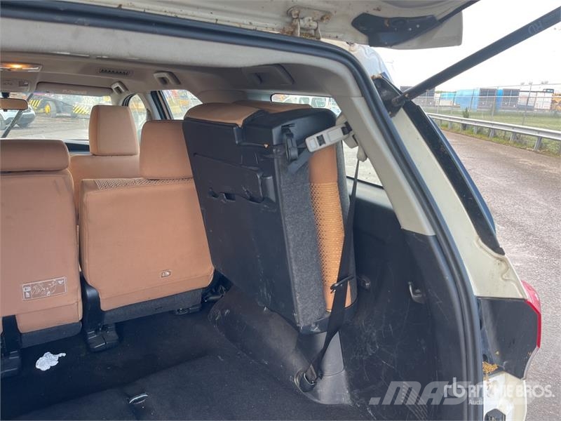 Toyota Fortuner 4WD SUV Avtomobili