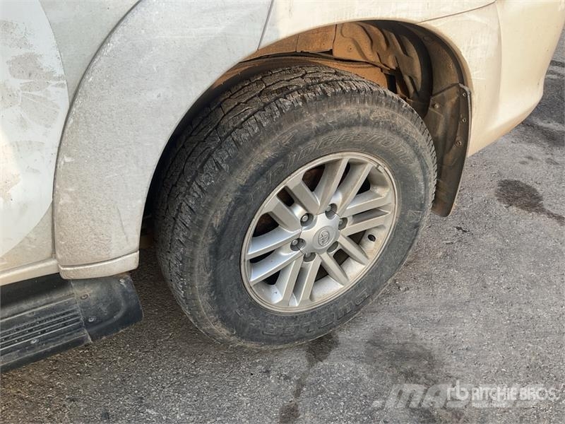 Toyota Fortuner AWD Automobile (Inoperable) Kistehergépjárművek