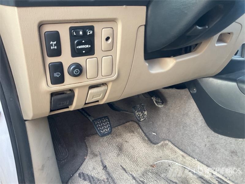Toyota Fortuner AWD Automobile (Inoperable) Kistehergépjárművek
