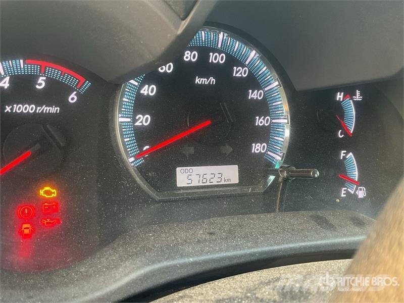 Toyota Fortuner AWD Automobile (Inoperable) Kistehergépjárművek