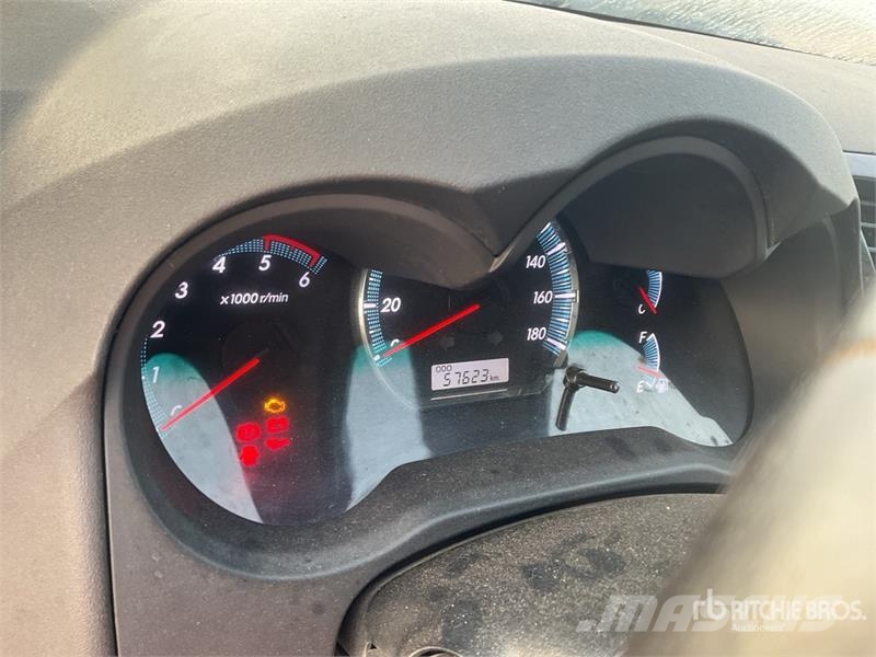 Toyota Fortuner AWD Automobile (Inoperable) Kistehergépjárművek