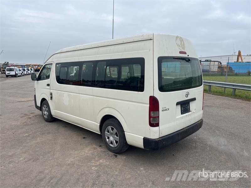 Toyota Hiace 2WD SUV Personbilar