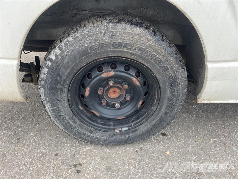 Toyota Hiace 2WD SUV Personbilar