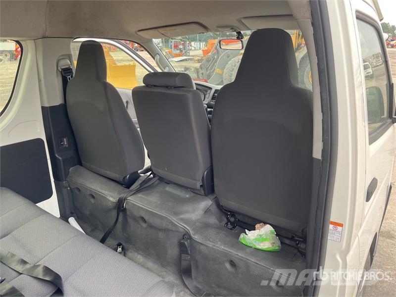 Toyota Hiace 2WD SUV Personbilar