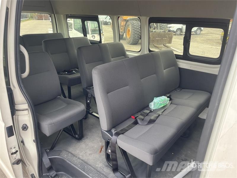 Toyota Hiace 2WD SUV Personbilar